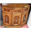 Image 1 : VINTAGE ESTATE HALL CABINET