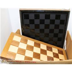 BOX WITH CHESS AND CHECKER SET