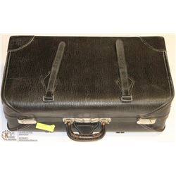 VINTAGE HARD SUITCASE