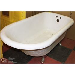 CHROME FOOT FIBERGLASS SOAKER TUB