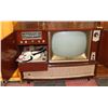 Image 2 : ANTIQUE FLEETWODD CONSOLE TV WITH STEREO HIFI