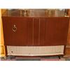 Image 3 : ANTIQUE FLEETWODD CONSOLE TV WITH STEREO HIFI
