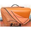 Image 1 : MASSAGE TABLE IN TRAVEL CASE