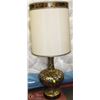 Image 1 : LARGE ESTATE FLORAL LAMP