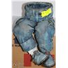 Image 1 : SHELF SITTING DENIM PANTS GARDEN PLANTER