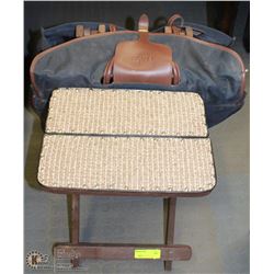 ESTATE VINTAGE SET OF FOLDING WOOD STOOLS