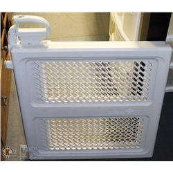 SAFETY FIRST INFANT CHILD BABY/PET GATE STAIRS