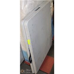 6FT CENTERFOLD FOLDING TABLE WHITE