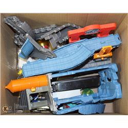 BMQ THOMAS THE TRAIN SET WITH TRACK AND LOCOMOTIVE