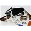 Image 2 : TRAY OF MENS SUNGLASSES JEWELLRY KNIVES ETC