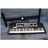 Image 1 : YAMAHA KEYBOARD WITH STAND