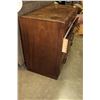 Image 2 : VINTAGE WALNUT 4-DRAWER DRESSER