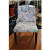 Image 1 : UPOLSTERED VANITY CHAIR