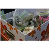 Image 2 : BOX OF ASSORTED COSTUME JEWELLRY