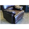 Image 2 : NEW ASHLEY MODERN BROWN RECLINING CHAIR, WITH BROWN STITCHING AND REMOVABLE BACK, RETAIL $899