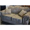 Image 3 : DECORATIVE ROLLED ARM DESIGNER SOFA AND LOVESEAT WITH BRASS NAIL HEAD AND FOUR THROW PILLOWS
