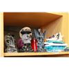 Image 1 : LOT OF SMALL MIRRORS AND SKULLS