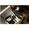 Image 2 : BOX OF VINTAGE RADIOS AND HEADPHONES