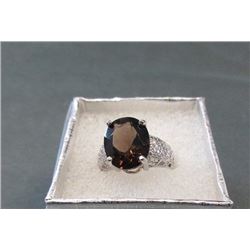 RING - BROWN TOPAZ & 24 WHITE TOPAZ IN STERLING SILVER SOLITAIRE SETTING - RETAIL ESTIMATE $300