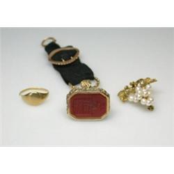 A modern 9ct gold brooch modelled as a fruiting vine, the fruit formed from a cluster of pearls, 30.