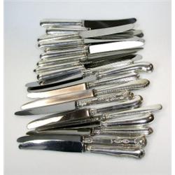 A set of six plain silver handled cheese knives by Francis Howard, Sheffield 1975 with stainless st.