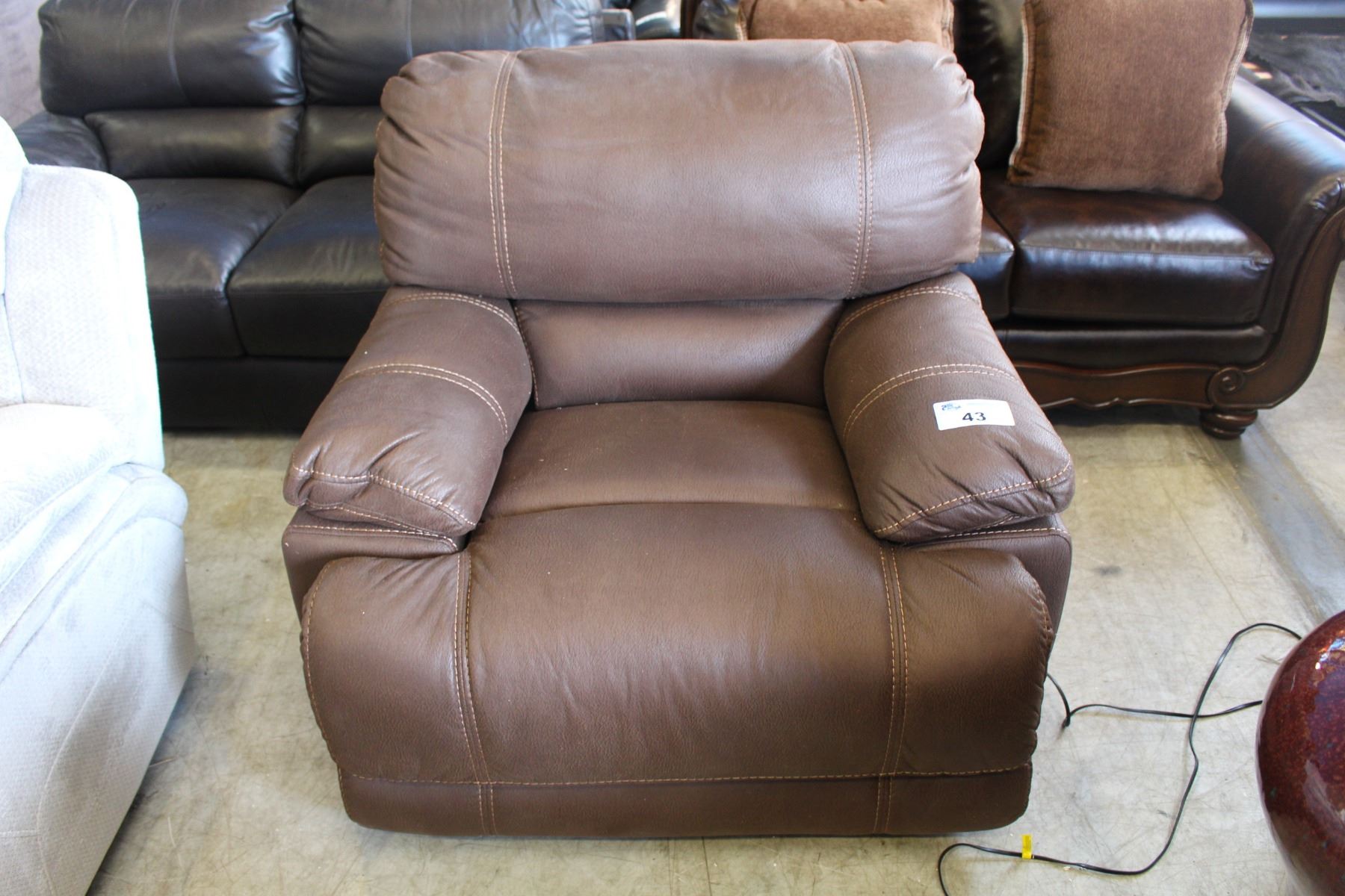 BROWN LEATHER RECLINER Able Auctions Brown leather recliner able auctions