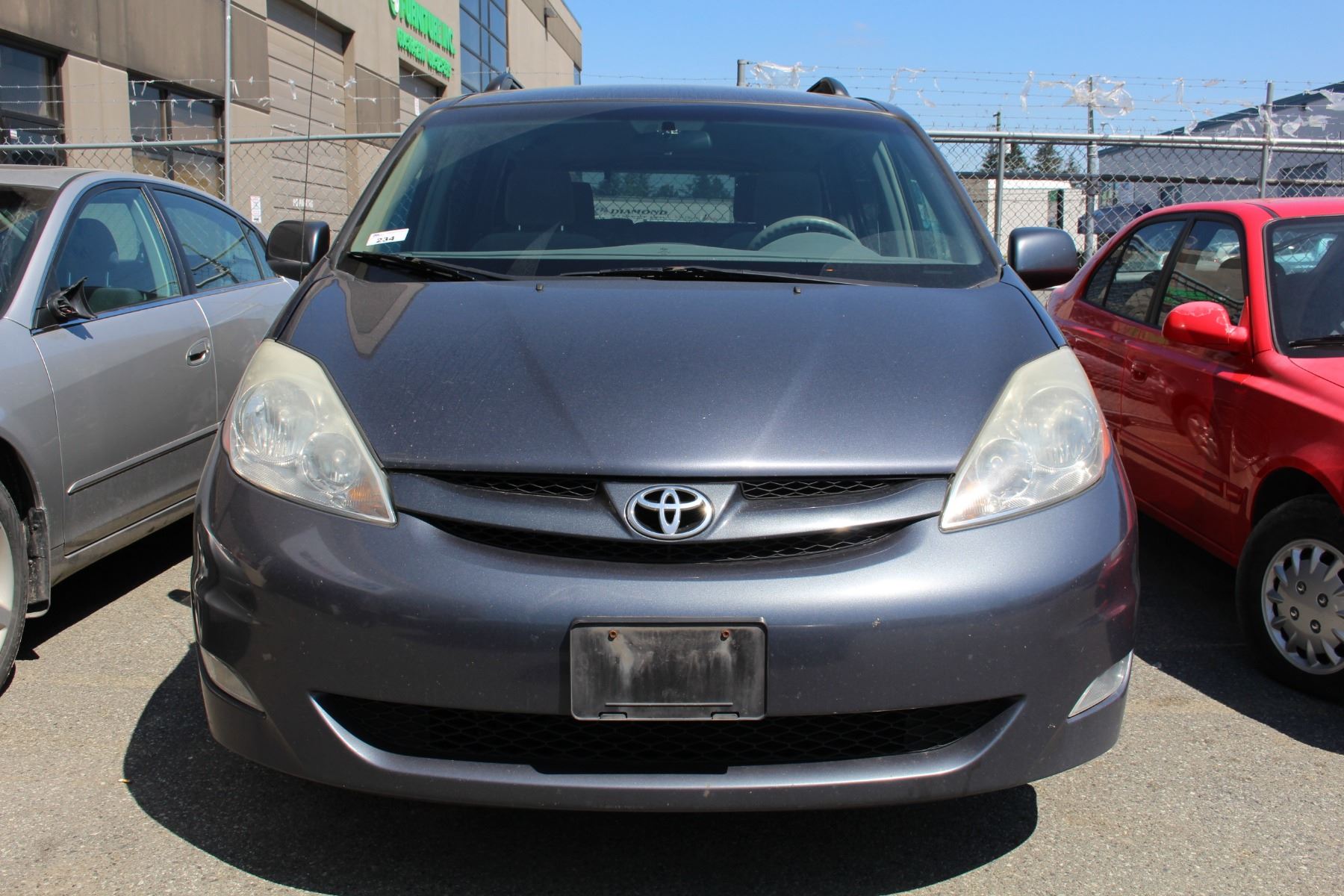 2006 Toyota Sienna Grey Van Vin