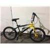 Image 2 : 2 BIKES: GREY BMX BIKE & YELLOW KENT BMX BIKE