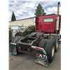 Image 2 : 200 VOLVO TRUCK TRACTOR, WHITE VIN# 4V4ND2UG2YN234768, TMU (ODOMETER UNREADABLE), DIESEL , MANUAL,