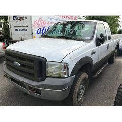 2005 FORD F250 XL SUPERDUTY, WHITE, VIN# 1FTSX21535EA45874, 220,552KMS, GAS, AUTOMATIC,