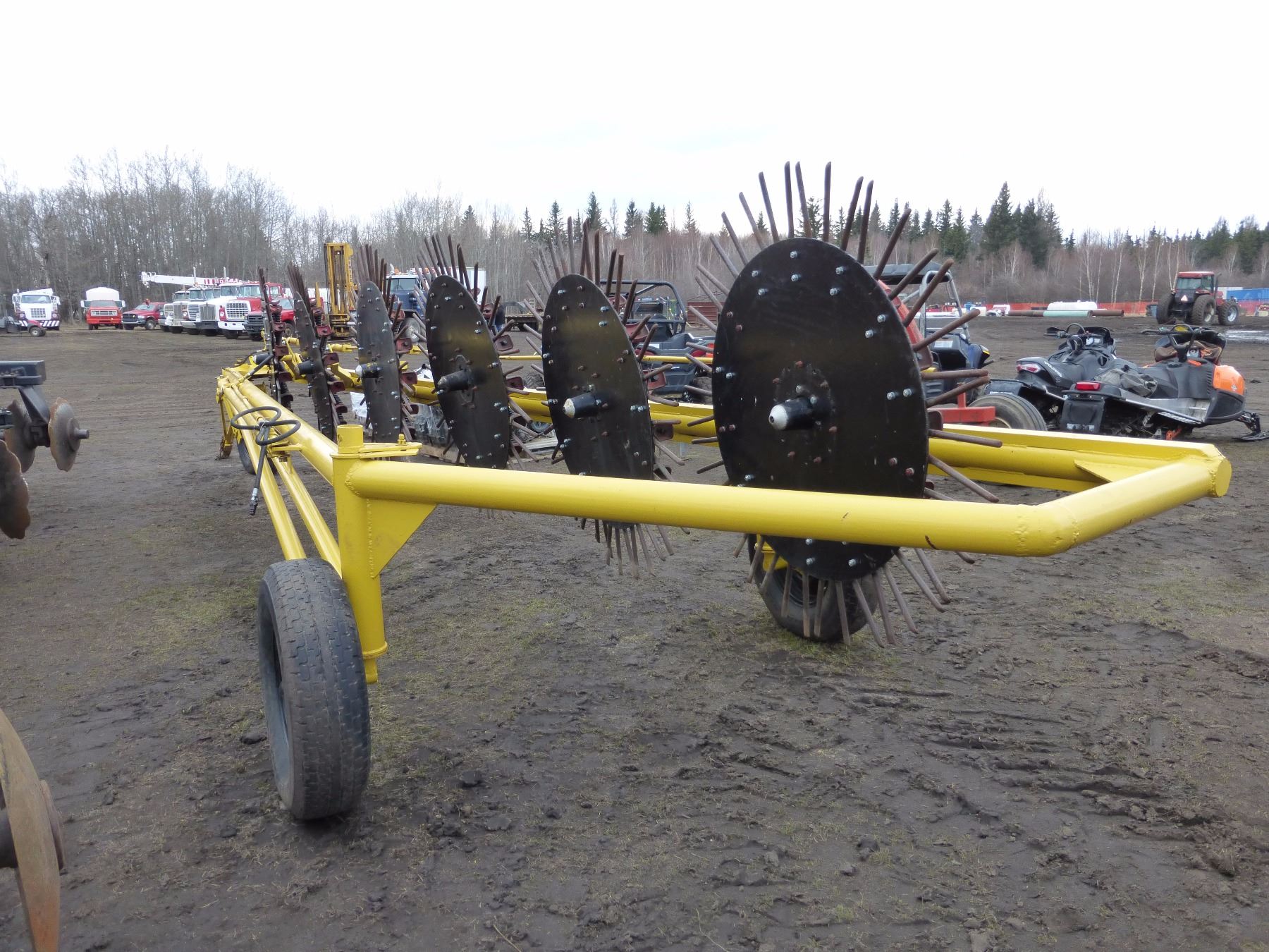 6 WHEEL ROOT RAKE