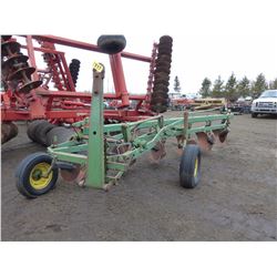 JOHN DEERE 3100 - 6 BOTTOM PLOW