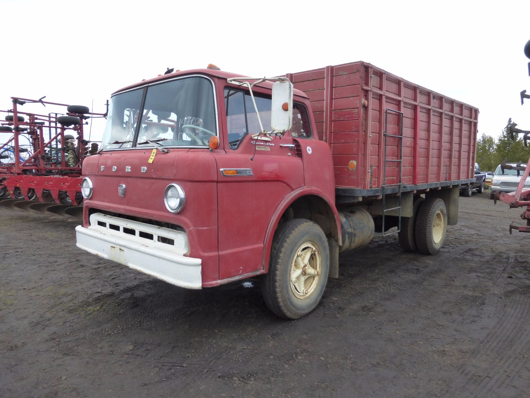 1970 Ford 700 Cab Over Single Axle Grain Truck