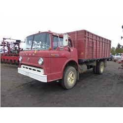 1970 FORD 700 CAB OVER SINGLE AXLE GRAIN TRUCK