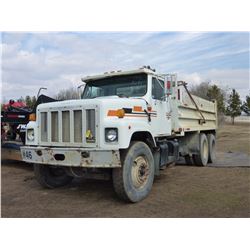 1995 IHC MODEL 2554 TANDEM GRAVEL TRUCK