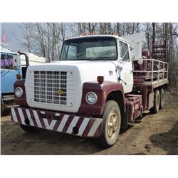 FORD 9000 SINGLE AXLE PICKER TRUCK