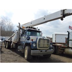 FORD 9000 TANDEM AXLE PICKER TRUCK