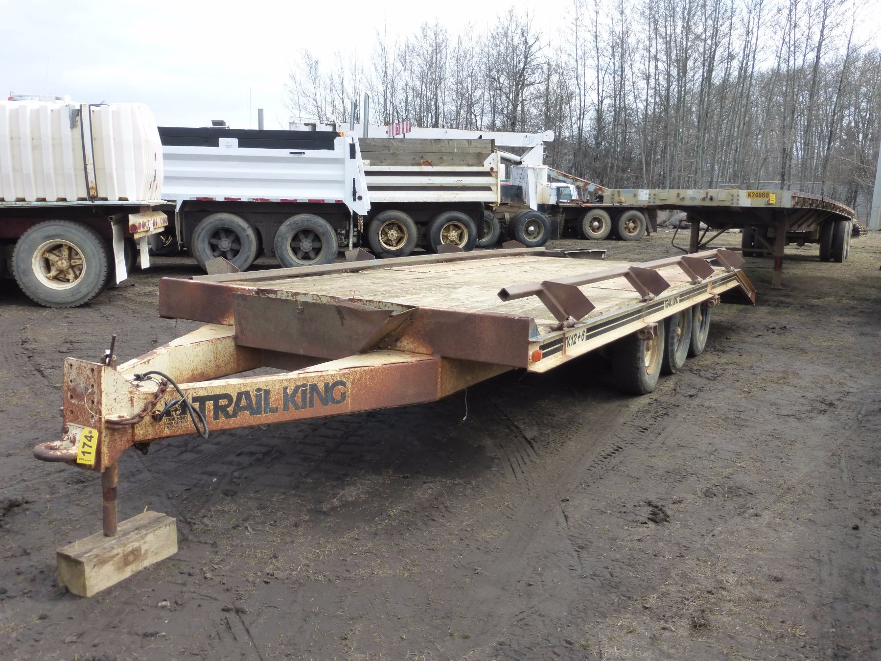 TRAIL KING TRIPLE AXLE 22' EQUIPMENT TRAILER
