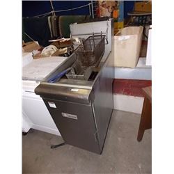 COMMERCIAL DEEP FRYER