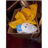 Image 2 : BOX - CHILD'S SEWING MACHINE - AIR MATTRESS - ETC
