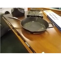 HEAVY CASTIRON FRY PAN - LOGASTINA - LARGE