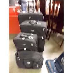 LUGGAGE SET - 4 PC - AMERICAN TOURIST