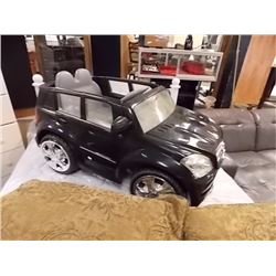 CHILD'S MERCEDES BENZ RIDING CAR - AS-IS - NO BATTERY OR CHARGER