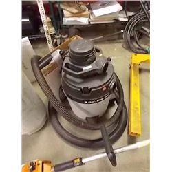 SHOP VAC - 8GAL - WIHT HOSES