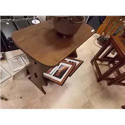 WALNUT MAGAZINE TABLE