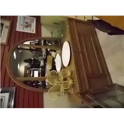 DRESSER - 1/2 MOON MIRROR4 DRAWER - 2 DOOR