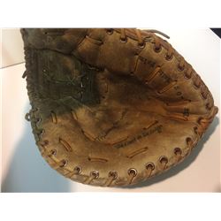 MICKEY MANTLE SIGNED BASEBALL GLOVE
