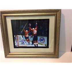 MARIO LEMIEUX & WAYNE GRETZKY DUAL FACSIMILE SIGNED 8" X 10" FRAMED PHOTO