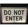 Image 1 : DO NOT ENTER ROAD SIGN