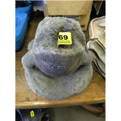 CEMENT FROG GARDEN FOUNTAIN